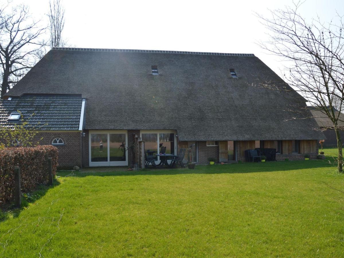 Staying In A Thatched Barn With Bedroom Achterhoek Geesteren  ภายนอก รูปภาพ